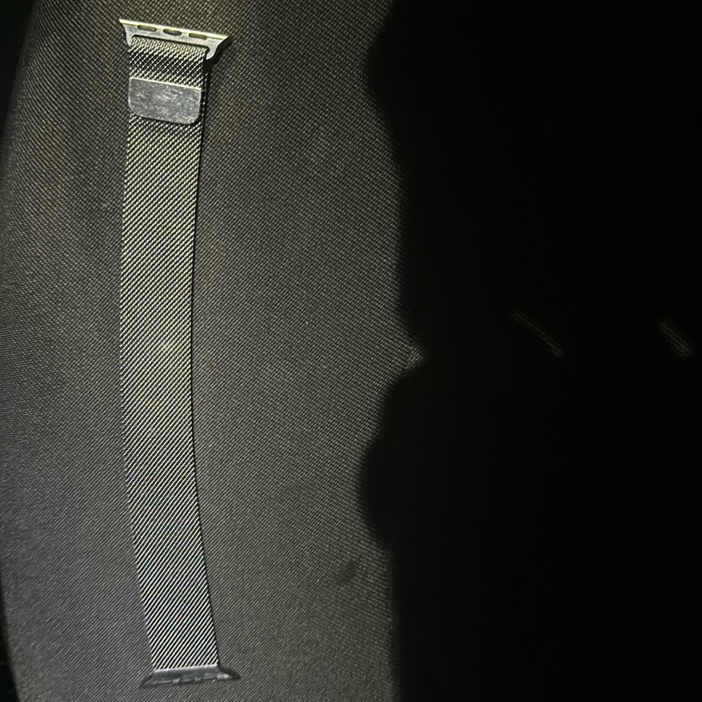 Authentic Apple Milanese loop watch band box and case 38mm